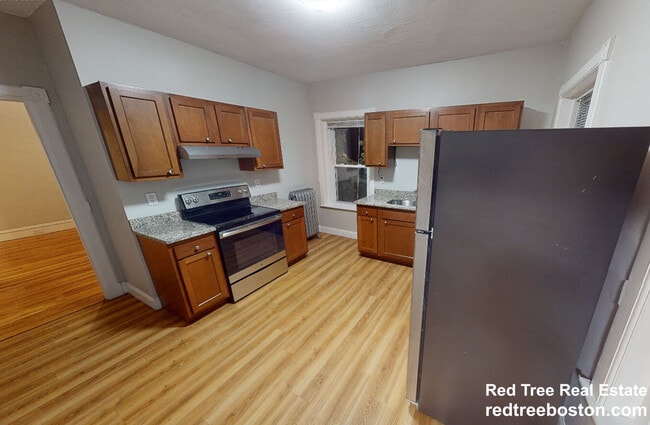 904 Massachusetts Ave, Unit #6 in Cambridge, MA - Foto de edificio - Building Photo