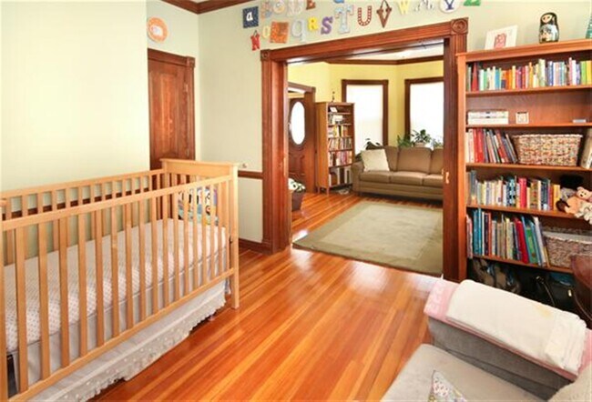 55 Avon St, Unit 1 in Somerville, MA - Foto de edificio - Building Photo