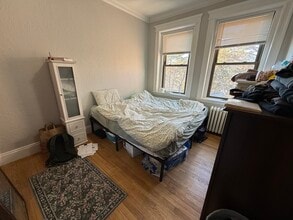 10-12 Greenway Ct in Brookline, MA - Foto de edificio - Building Photo