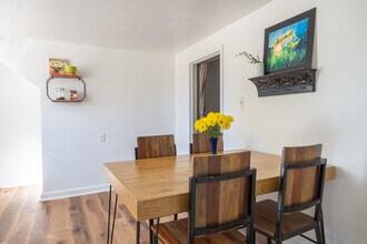 2731 S Sherman St, Unit 1 in Englewood, CO - Building Photo - Building Photo