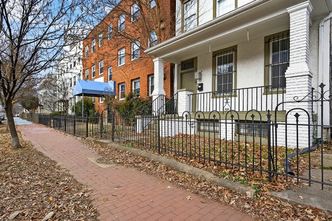 1320 K St SE in Washington, DC - Building Photo - Building Photo