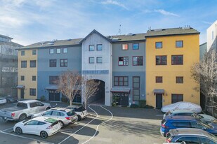 Waterpark Lofts in Oakland, CA - Building Photo