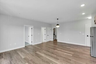 31 W Waterloo St in Canal Winchester, OH - Building Photo - Building Photo