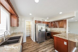 7668 W Flynn Ln in Glendale, AZ - Foto de edificio - Building Photo