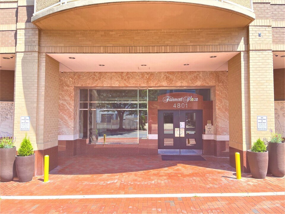 4801 Fairmont Ave in Bethesda, MD - Building Photo