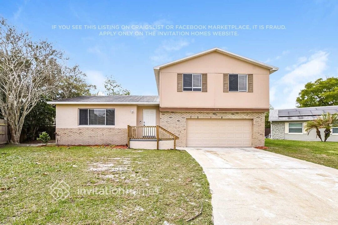 113 Woodfield Ct in Sanford, FL - Foto de edificio