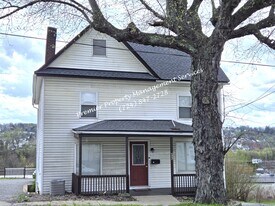 455 E Jefferson St in Butler, PA - Building Photo
