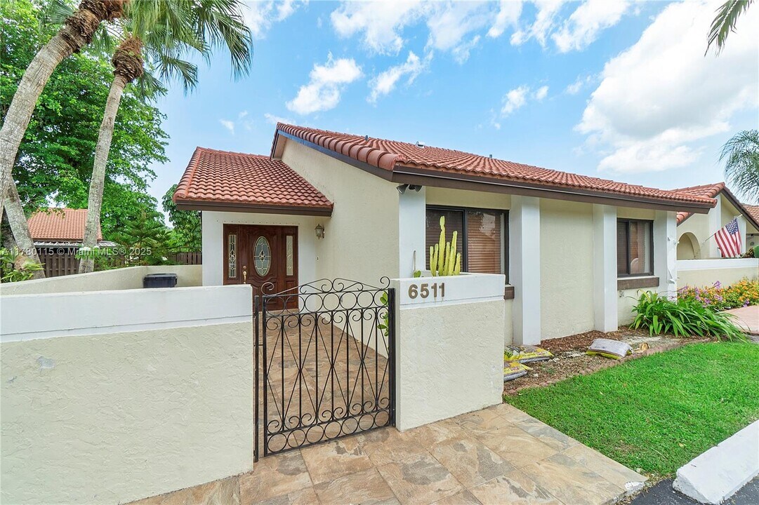 6511 SW 133rd Pl in Miami, FL - Building Photo