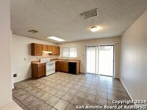 6027 Walnut Mill Dr in San Antonio, TX - Building Photo - Building Photo