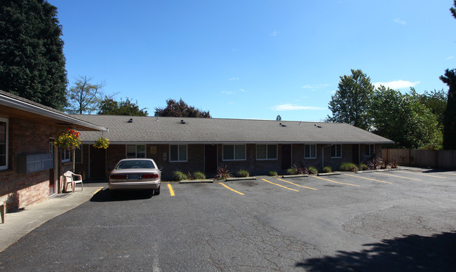 Fairway Arms Apartments in Seattle, WA - Building Photo - Building Photo