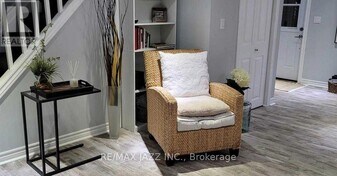 900 Juniper St in Oshawa, ON - Building Photo