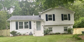 6725 Castlegate Dr in Charlotte, NC - Building Photo