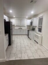 245 Hayes St in Bristol, PA - Building Photo - Building Photo