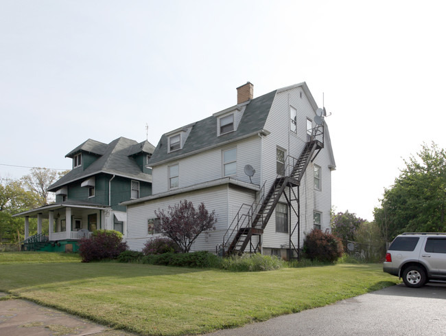 821 Pennsylvania Ave in Youngstown, OH - Building Photo - Building Photo