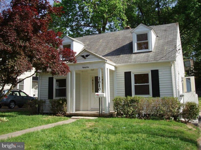 property at 3010 Ferndale St