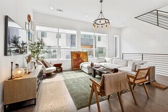 2319 Kirby St in Dallas, TX - Building Photo - Building Photo