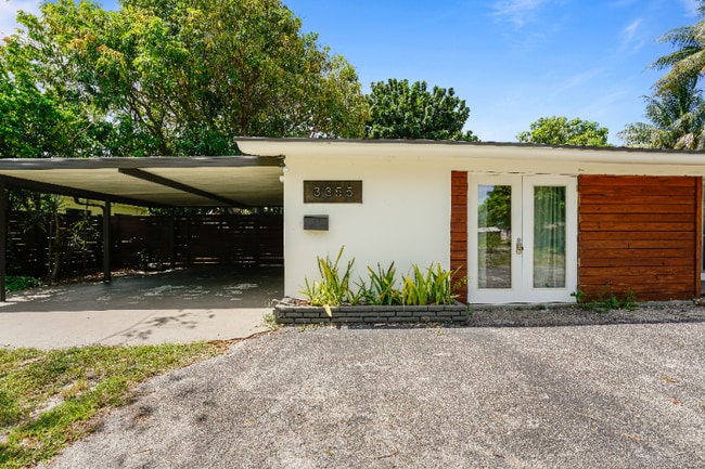 3355 SW 22nd St in Fort Lauderdale, FL - Building Photo - Building Photo
