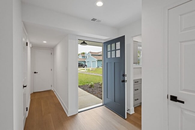 5 Exeter Ct in fieldsboro, NJ - Building Photo - Building Photo