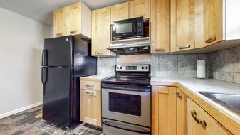 4087 Creek Ct in Stone Mountain, GA - Building Photo