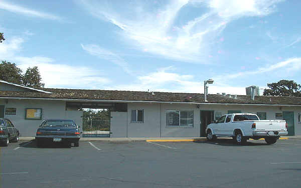 Pinewood Meadows in Modesto, CA - Building Photo - Building Photo