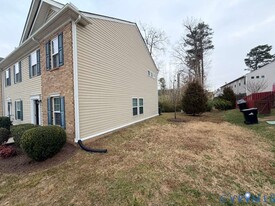 1501 Stonewall Manor Dr in Henrico, VA - Building Photo