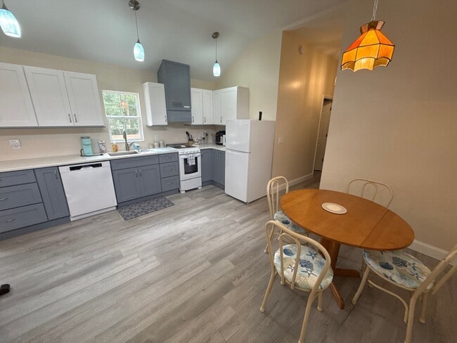 property at 6230 W Glen Robbin Ct