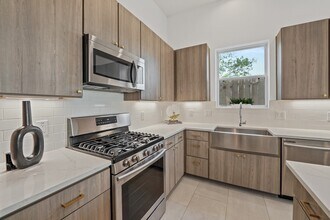 594 Janisch Rd in Houston, TX - Building Photo - Building Photo
