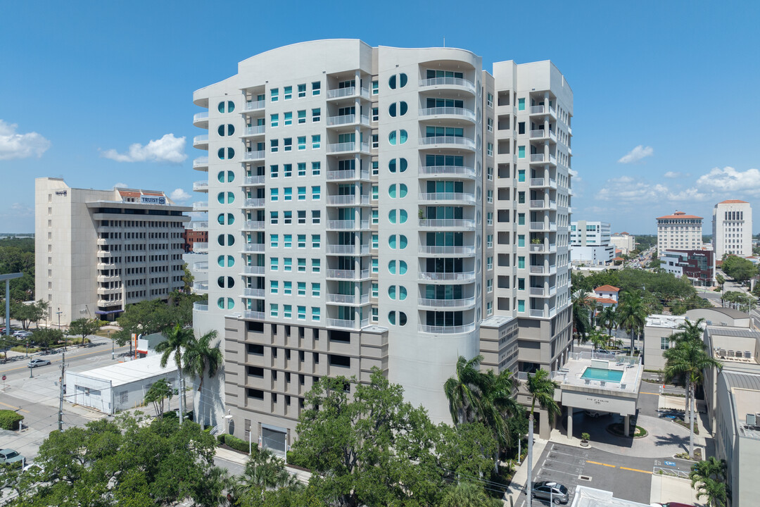 Rivo at Ringling in Sarasota, FL - Building Photo