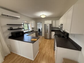 5479 Clipper Dr in Nanaimo, BC - Building Photo - Building Photo