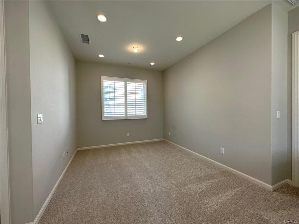 125 Painted Trellis in Irvine, CA - Building Photo