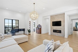 321 Sweet Grass Ln in Lakeway, TX - Building Photo - Building Photo