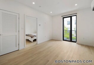 87 Oxford St in Lynn, MA - Building Photo - Building Photo