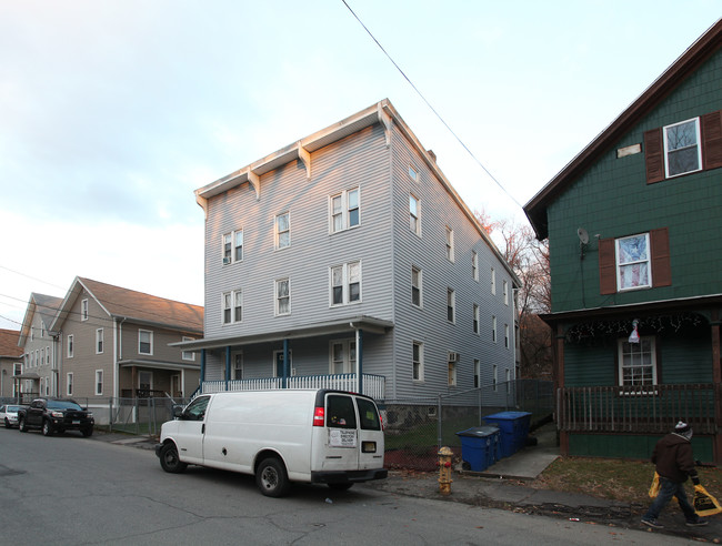 227 River St in Waterbury, CT - Building Photo - Building Photo