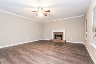 398 Fieldcrest Dr in Dallas, GA - Foto de edificio - Building Photo