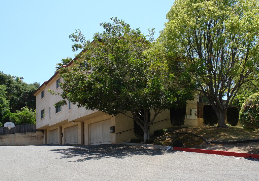 725 Franklin Ln in Vista, CA - Foto de edificio