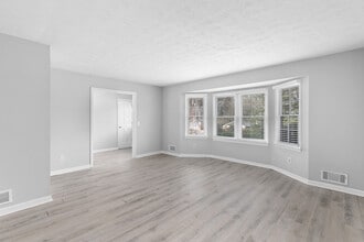 2577 Sandpiper Dr in Tucker, GA - Foto de edificio - Building Photo