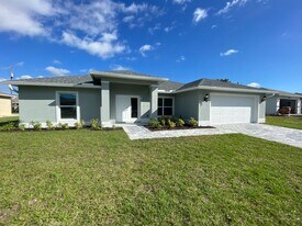 4137 SW 8th Ct in Cape Coral, FL - Building Photo