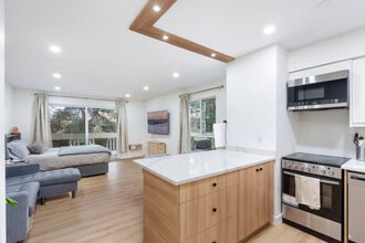 1545 E 2nd Ave in Vancouver, BC - Building Photo - Building Photo