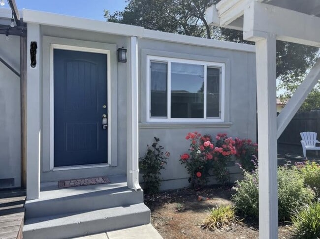 972 Haven Ave in Redwood City, CA - Building Photo - Building Photo
