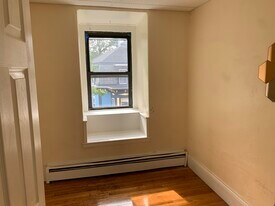 177 Harvard St, Unit 3 in Cambridge, MA - Building Photo