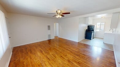 626 Kew in Inglewood, CA - Foto de edificio - Interior Photo