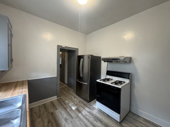 9 McPherson Ter in Albany, NY - Building Photo - Building Photo