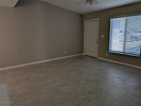 214 Hancock Bridge Pkwy in Cape Coral, FL - Foto de edificio - Building Photo