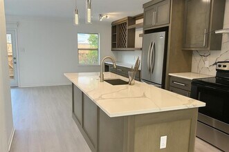 14401 Misty Meadow Ln in Houston, TX - Building Photo - Building Photo