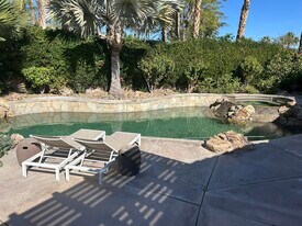 49105 Casa Del Rio in La Quinta, CA - Building Photo