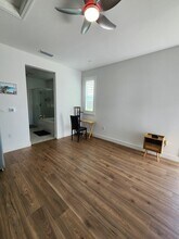 4054 Azul Way in Sacramento, CA - Foto de edificio - Building Photo