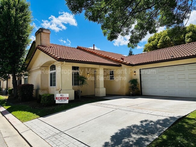 220 River in Madera, CA - Building Photo - Building Photo
