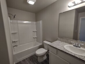 2120 N Avenue J in Lubbock, TX - Foto de edificio - Building Photo