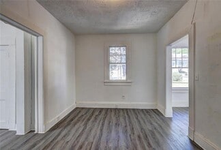 1045 Crescent Ave in Macon, GA - Building Photo - Building Photo