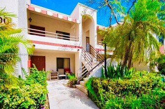 20300 NE 3rd Ct in Miami, FL - Building Photo - Building Photo